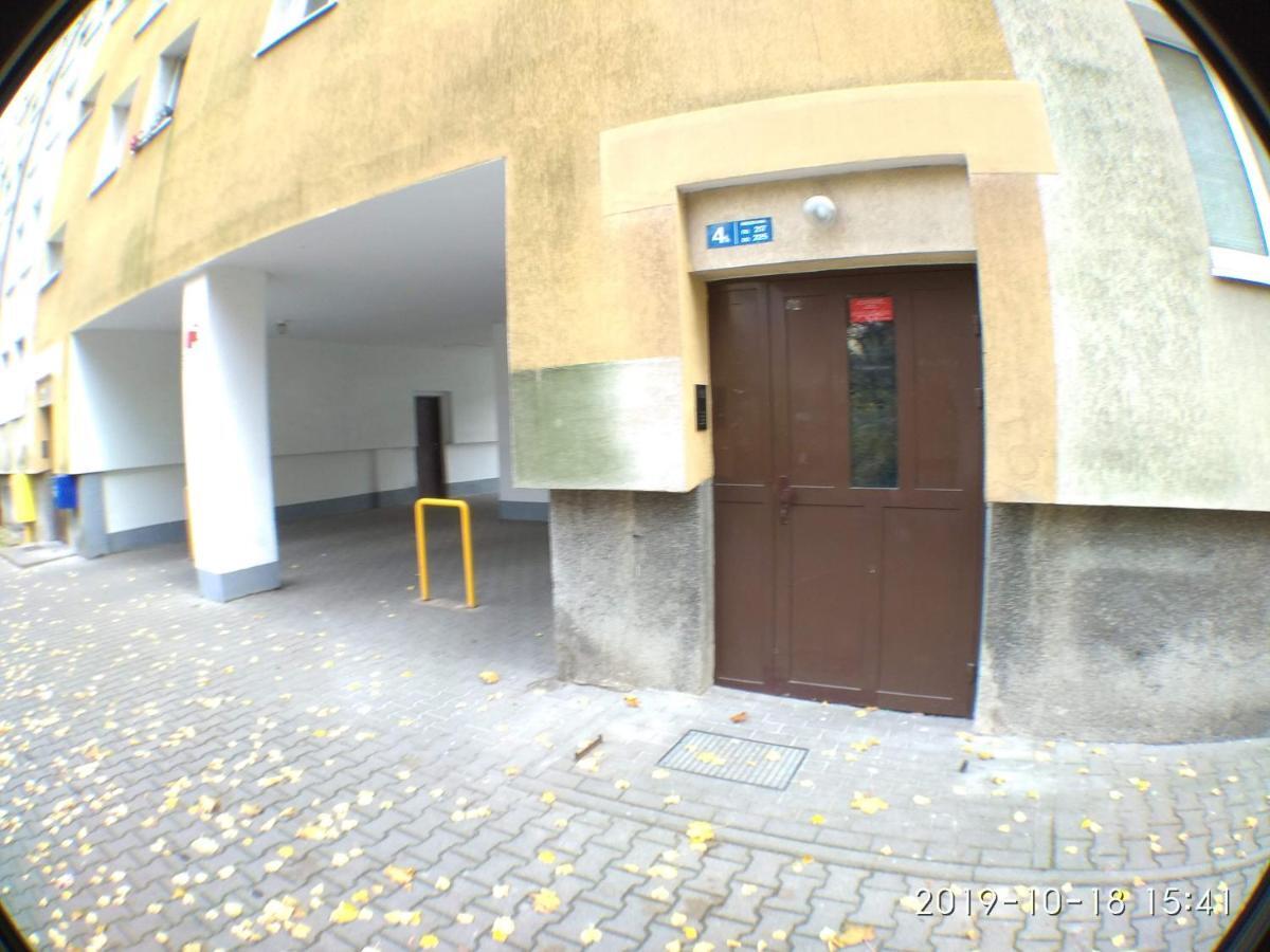 2120 Przyjazni 4 - Tanie Pokoje - Samodzielne Zameldowanie - Self Check In Poznan Dış mekan fotoğraf