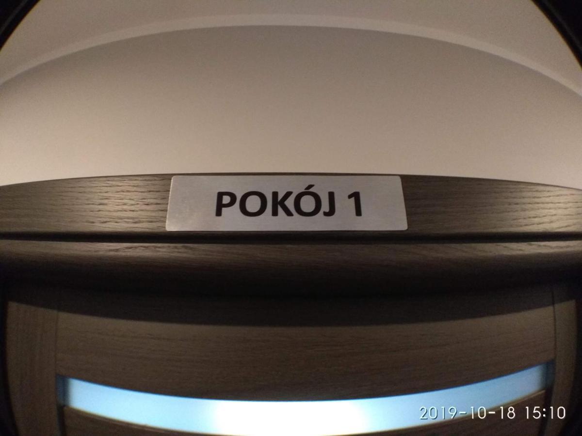 2120 Przyjazni 4 - Tanie Pokoje - Samodzielne Zameldowanie - Self Check In Poznan Dış mekan fotoğraf