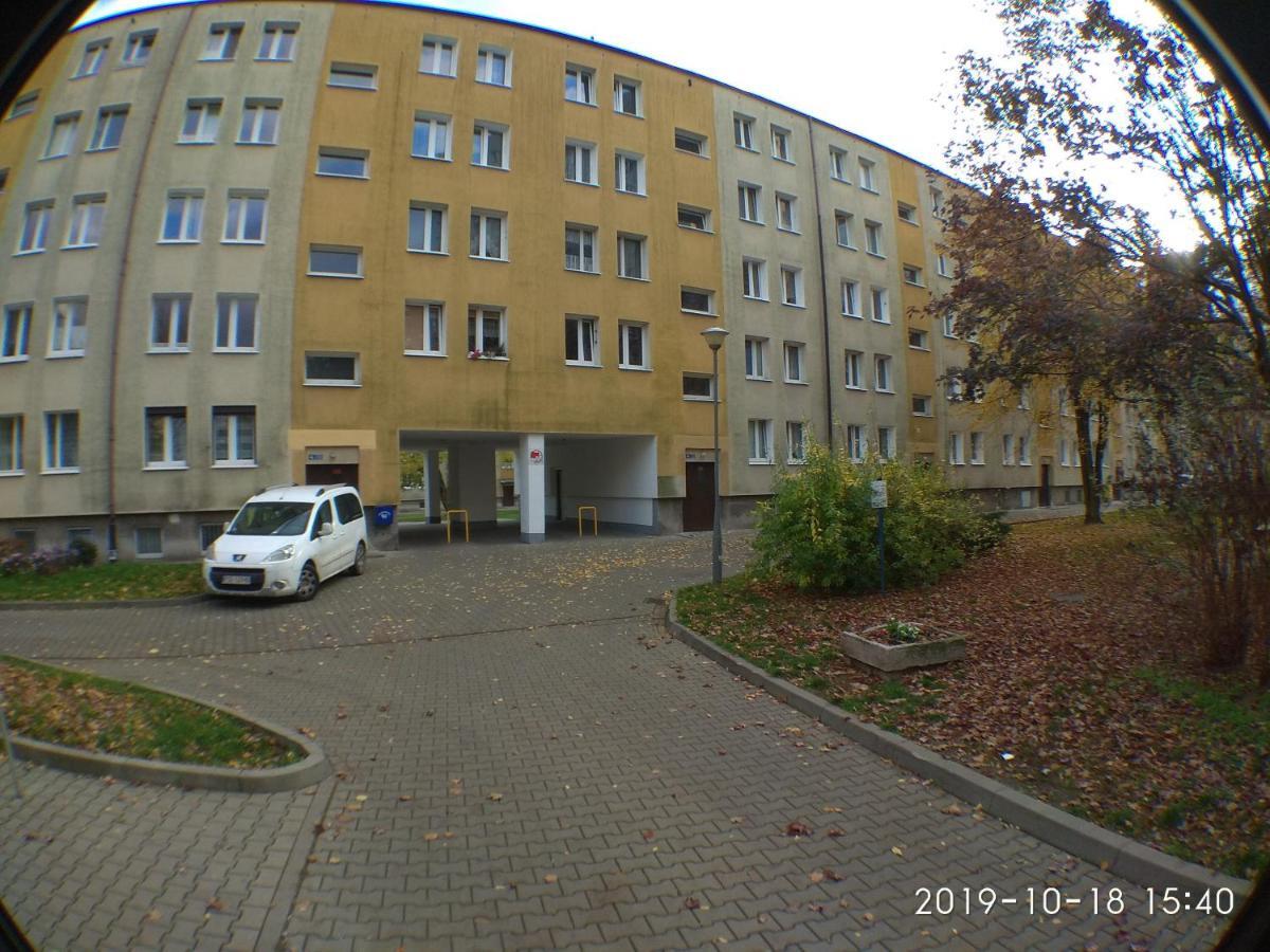 2120 Przyjazni 4 - Tanie Pokoje - Samodzielne Zameldowanie - Self Check In Poznan Dış mekan fotoğraf