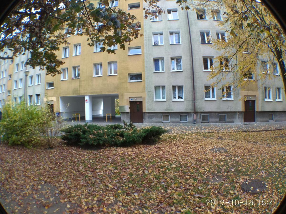 2120 Przyjazni 4 - Tanie Pokoje - Samodzielne Zameldowanie - Self Check In Poznan Dış mekan fotoğraf