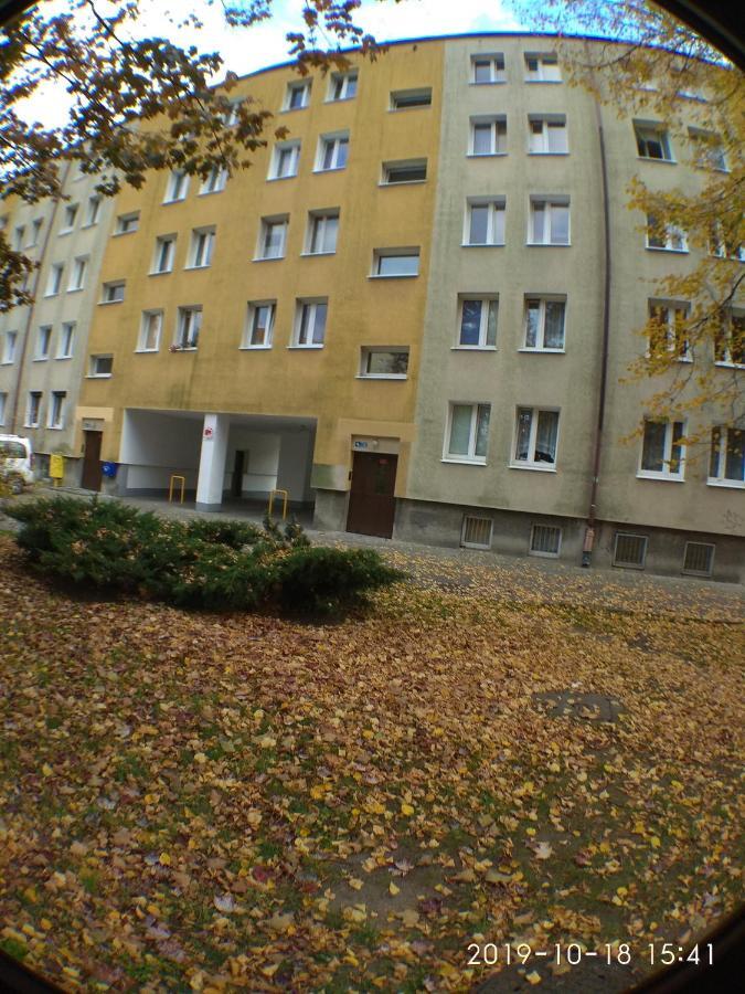 2120 Przyjazni 4 - Tanie Pokoje - Samodzielne Zameldowanie - Self Check In Poznan Dış mekan fotoğraf