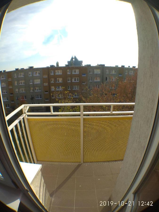 2120 Przyjazni 4 - Tanie Pokoje - Samodzielne Zameldowanie - Self Check In Poznan Dış mekan fotoğraf