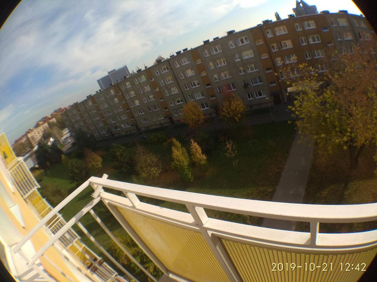 2120 Przyjazni 4 - Tanie Pokoje - Samodzielne Zameldowanie - Self Check In Poznan Dış mekan fotoğraf